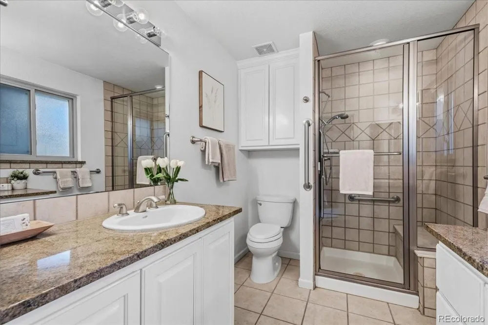3035 Lakeshore Drive Longmont, CO 80503