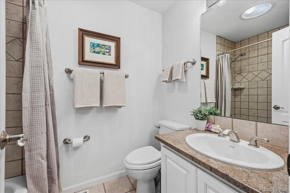 3035 Lakeshore Drive Longmont, CO 80503