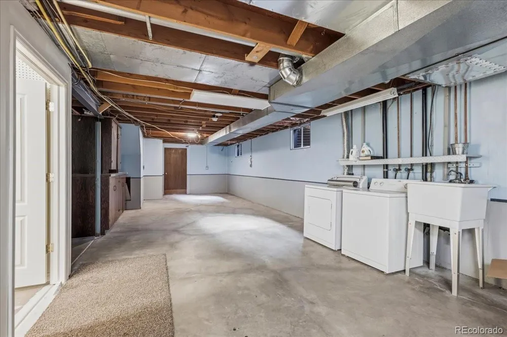 3035 Lakeshore Drive Longmont, CO 80503