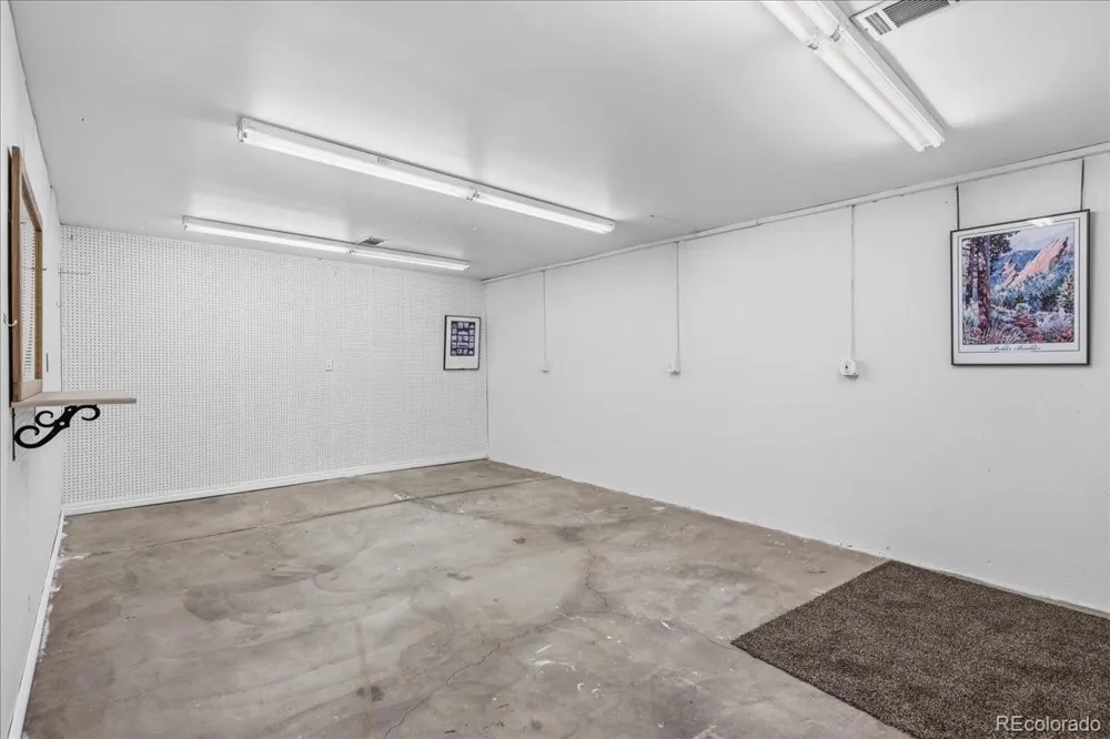 3035 Lakeshore Drive Longmont, CO 80503