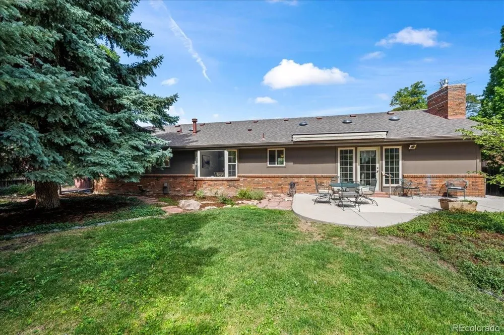 3035 Lakeshore Drive Longmont, CO 80503