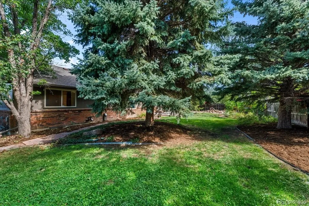 3035 Lakeshore Drive Longmont, CO 80503