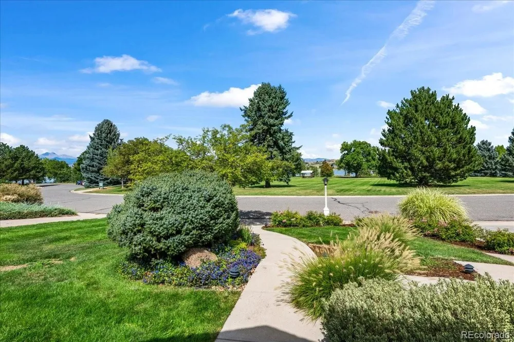 3035 Lakeshore Drive Longmont, CO 80503