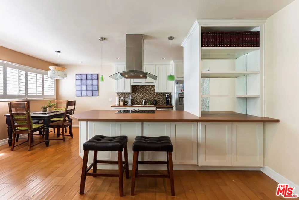 960 Larrabee Street West Hollywood, CA 90069