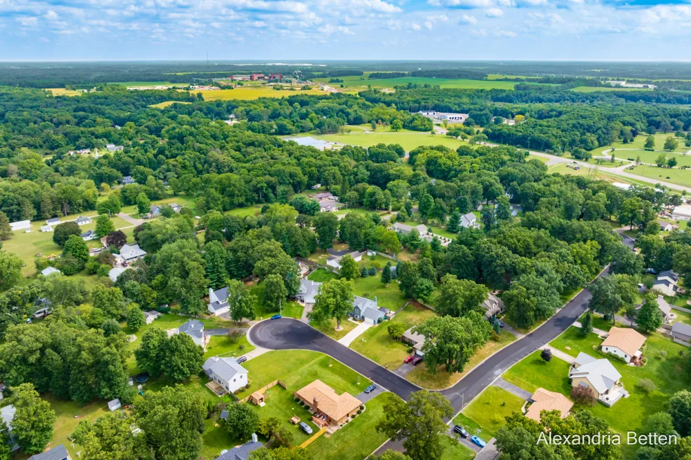 306 Hidden Forest Lane Battle Creek, MI 49014