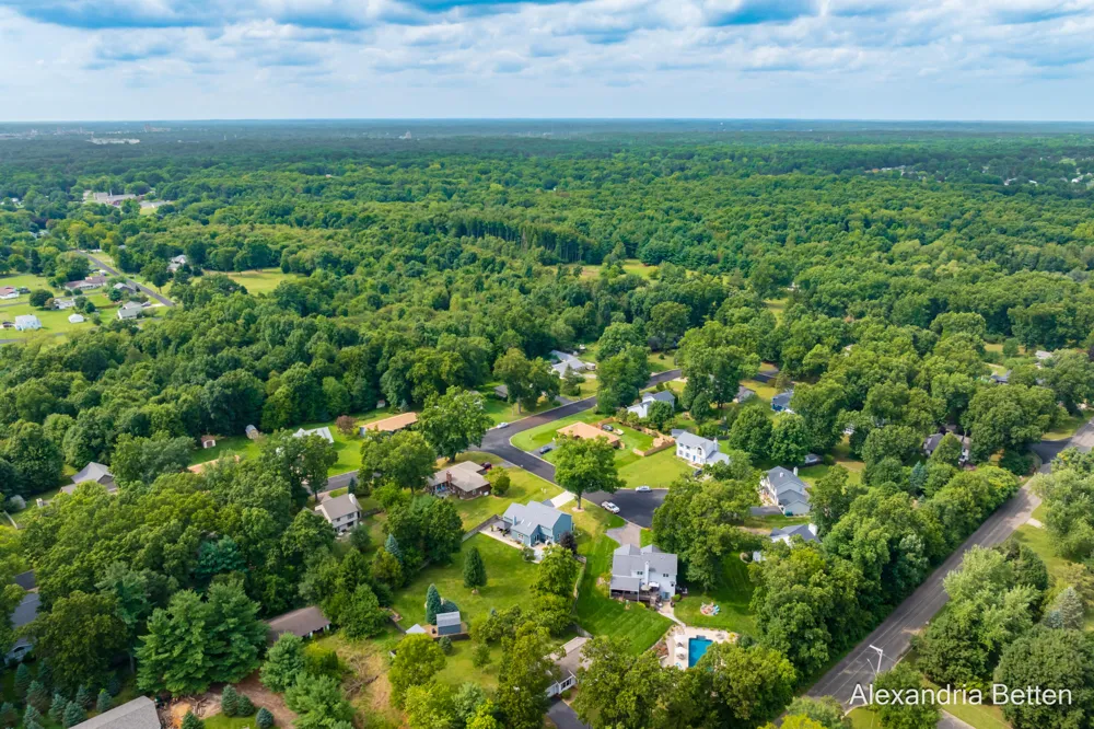 306 Hidden Forest Lane Battle Creek, MI 49014