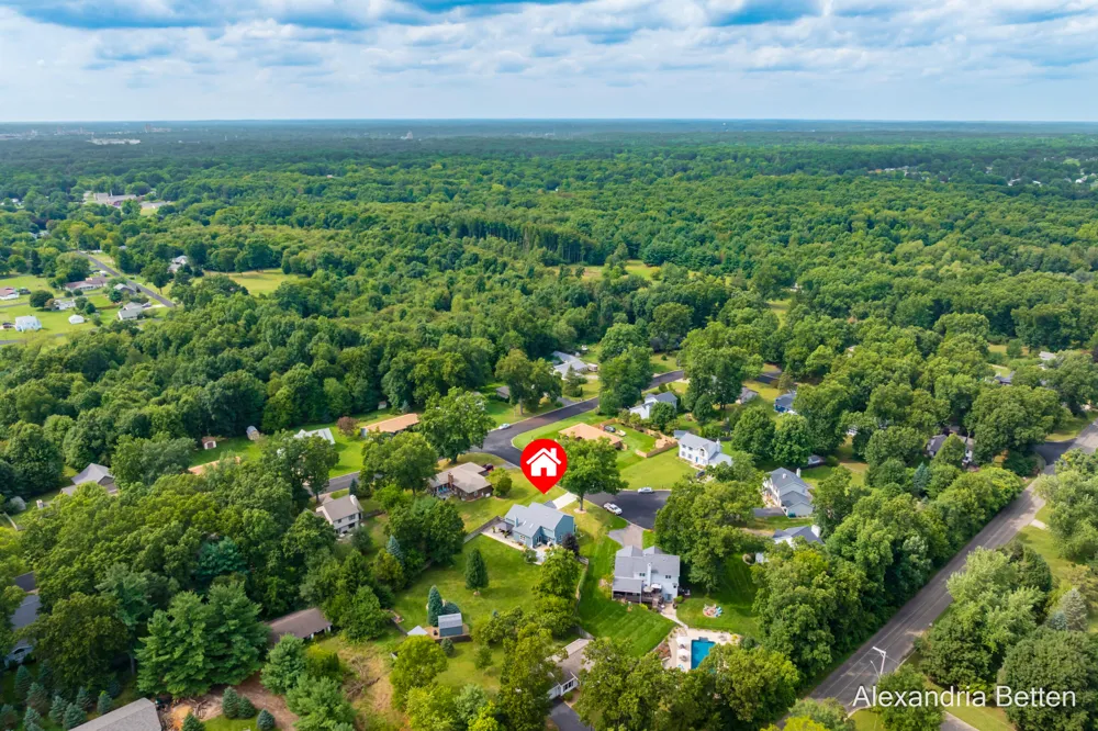 306 Hidden Forest Lane Battle Creek, MI 49014