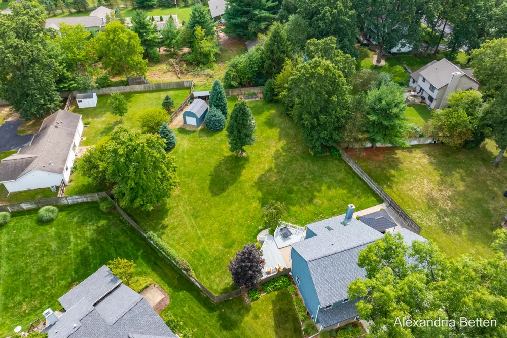 306 Hidden Forest Lane Battle Creek, MI 49014