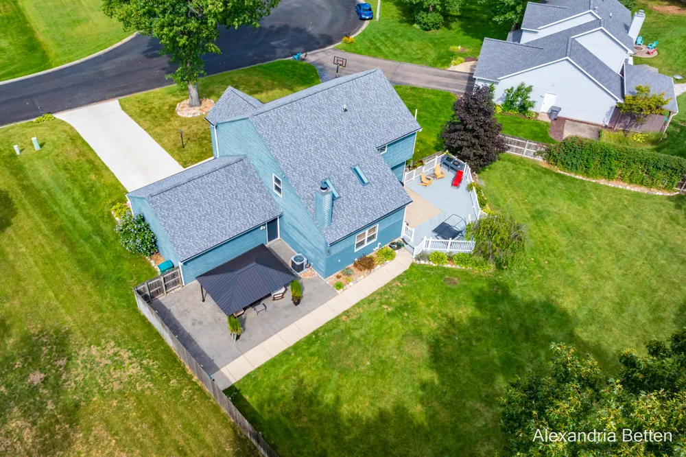 306 Hidden Forest Lane Battle Creek, MI 49014