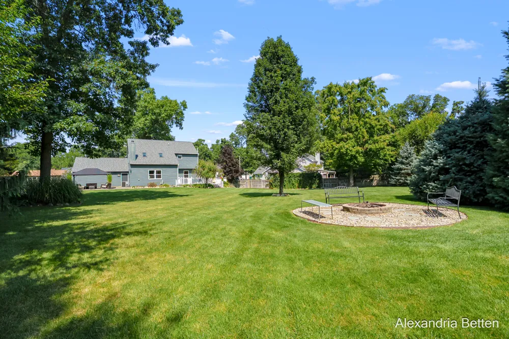 306 Hidden Forest Lane Battle Creek, MI 49014