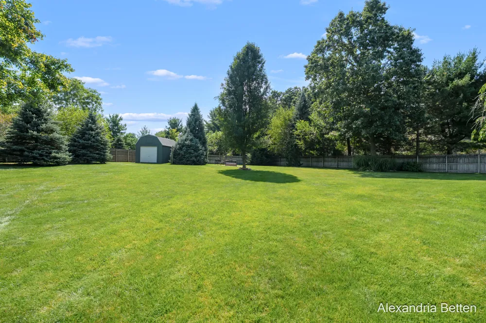 306 Hidden Forest Lane Battle Creek, MI 49014
