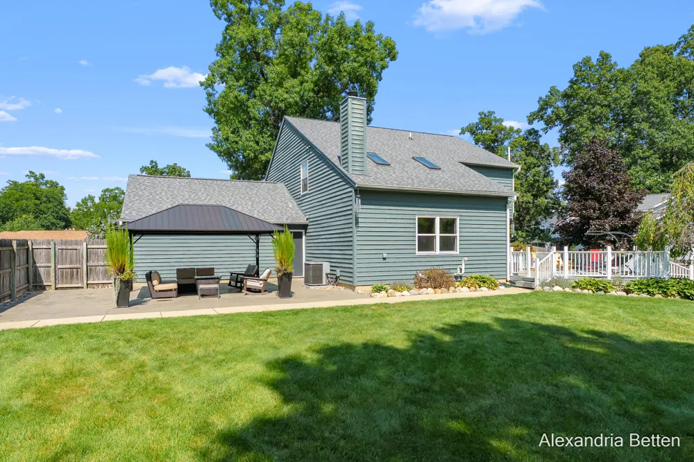 306 Hidden Forest Lane Battle Creek, MI 49014