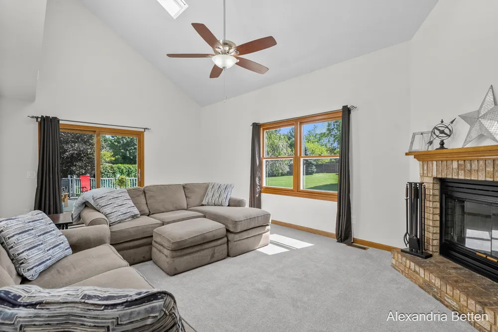 306 Hidden Forest Lane Battle Creek, MI 49014