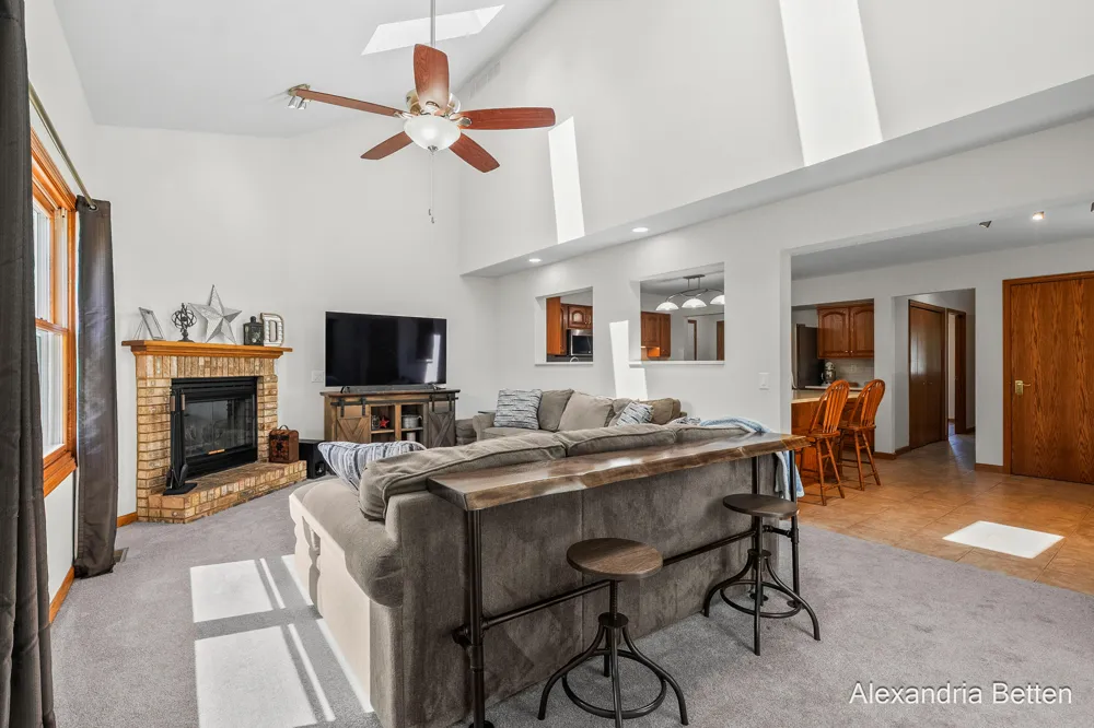 306 Hidden Forest Lane Battle Creek, MI 49014