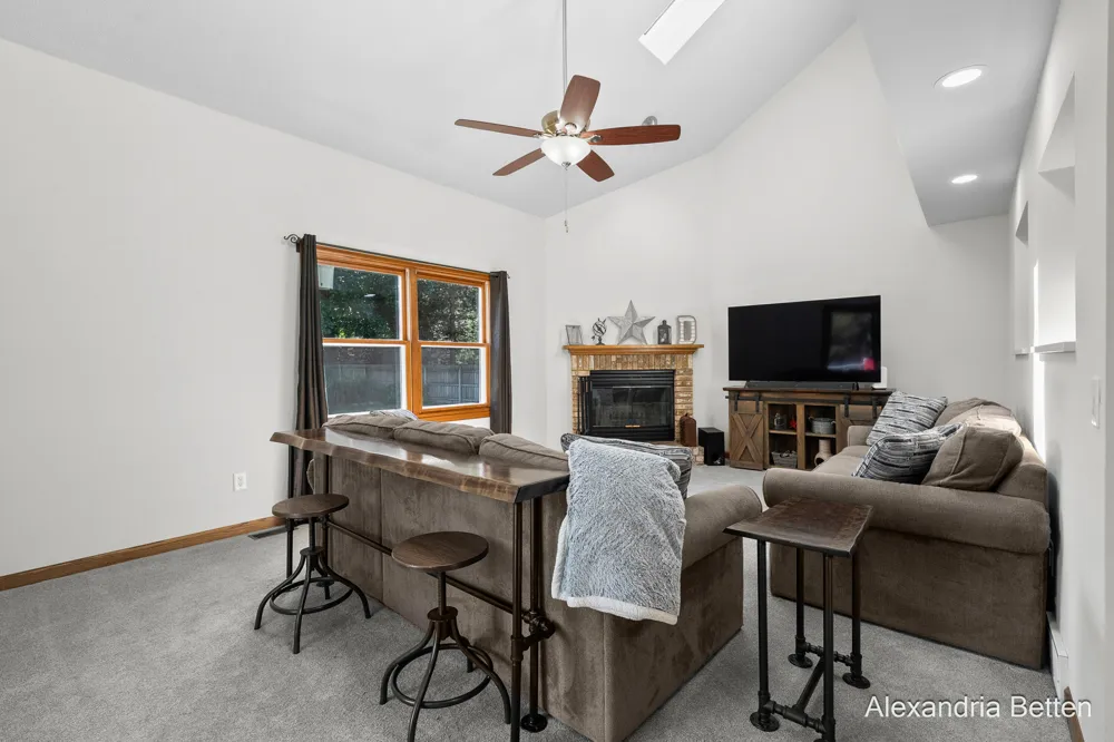 306 Hidden Forest Lane Battle Creek, MI 49014