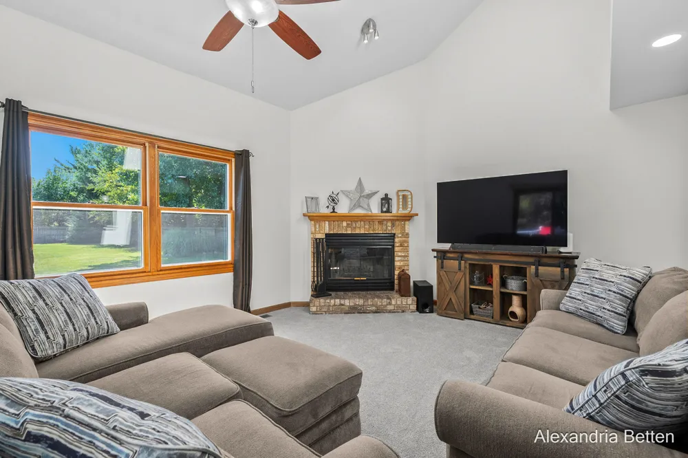 306 Hidden Forest Lane Battle Creek, MI 49014