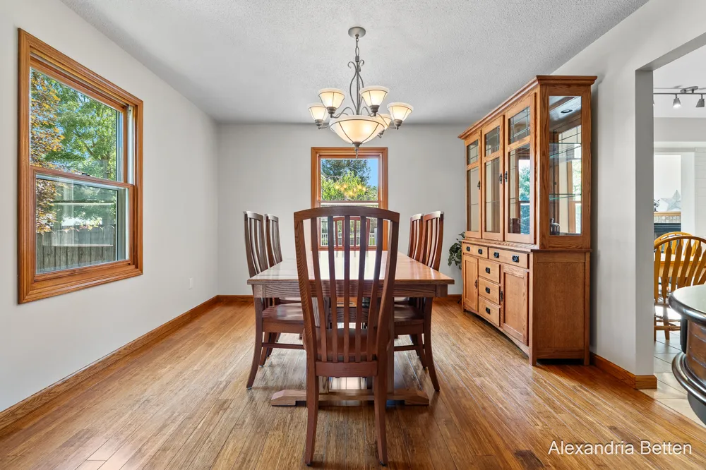 306 Hidden Forest Lane Battle Creek, MI 49014