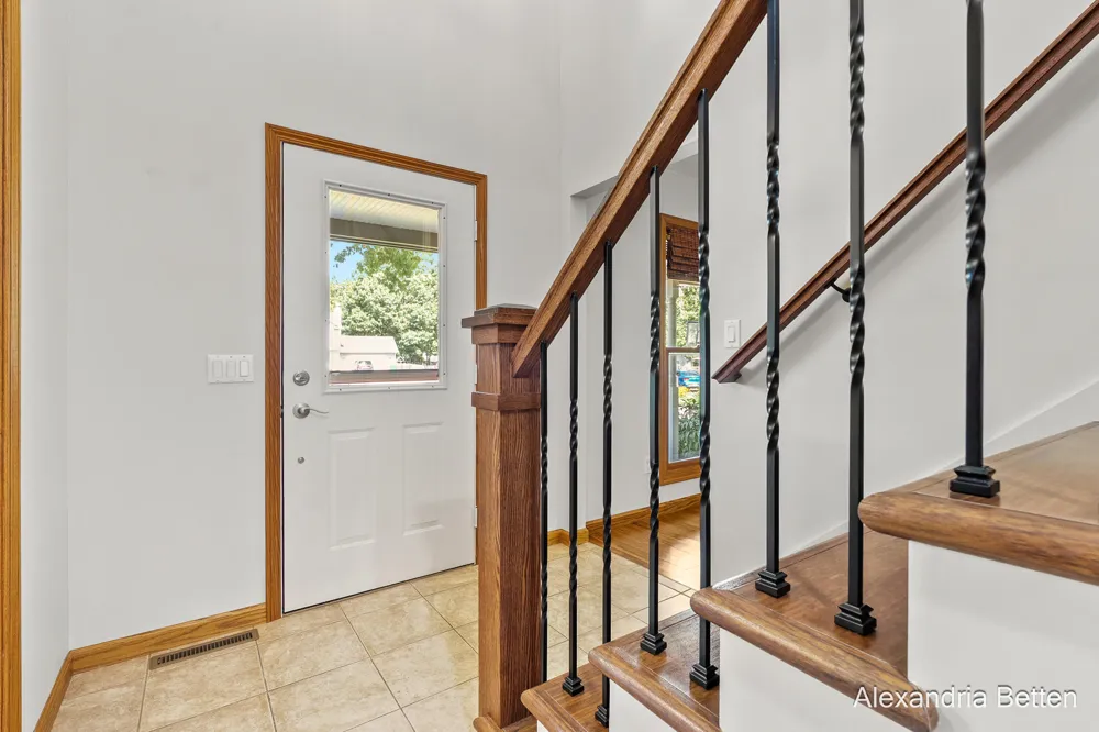 306 Hidden Forest Lane Battle Creek, MI 49014