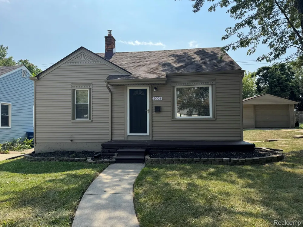 2003 Moran Avenue Lincoln Park City, MI 48146