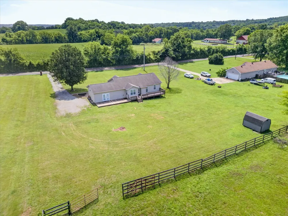 1141 Old Mack Rd Clarksville, TN 37040