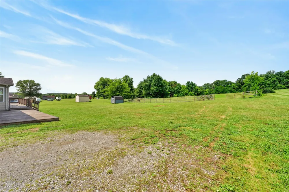 1141 Old Mack Rd Clarksville, TN 37040