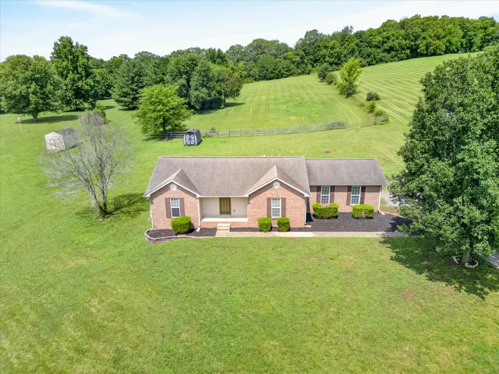 1141 Old Mack Rd Clarksville, TN 37040