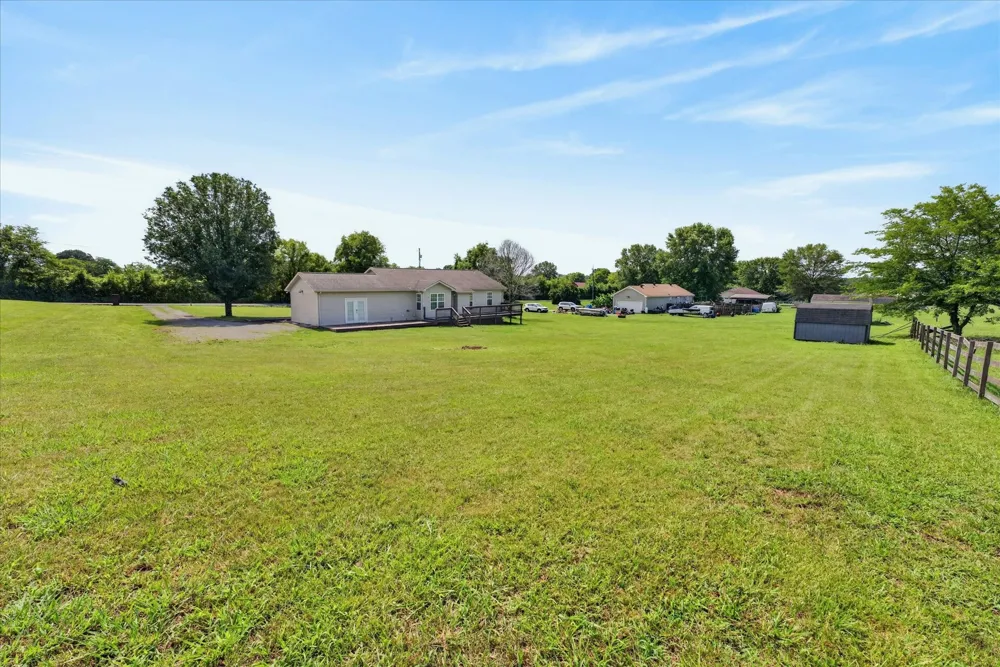 1141 Old Mack Rd Clarksville, TN 37040