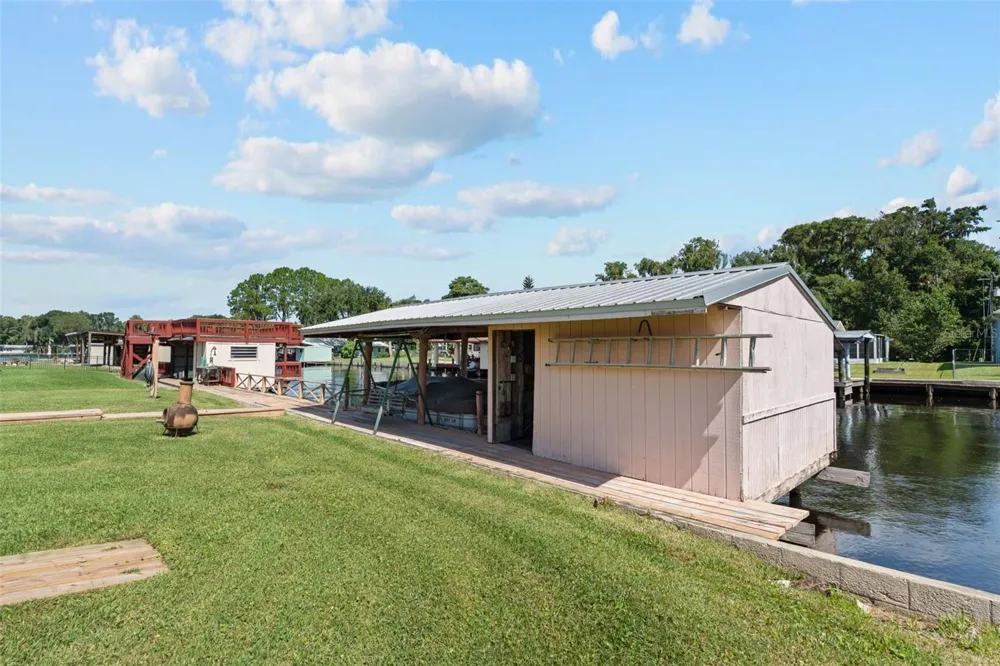 1630 PARADISE LANE Astor, FL 32102