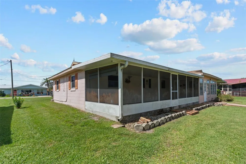 1630 PARADISE LANE Astor, FL 32102