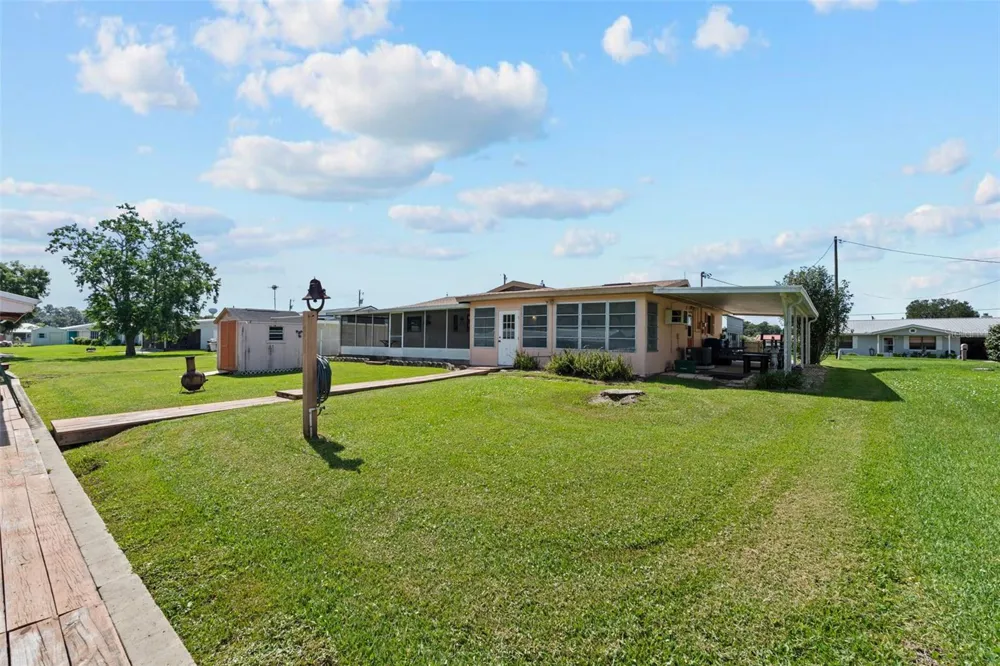 1630 PARADISE LANE Astor, FL 32102