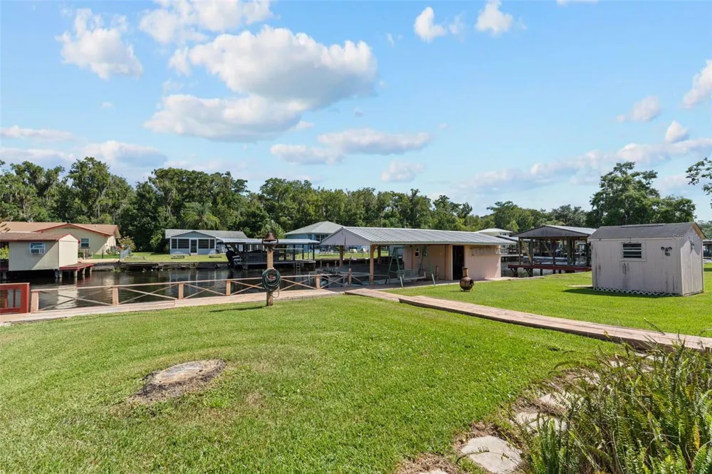 1630 PARADISE LANE Astor, FL 32102