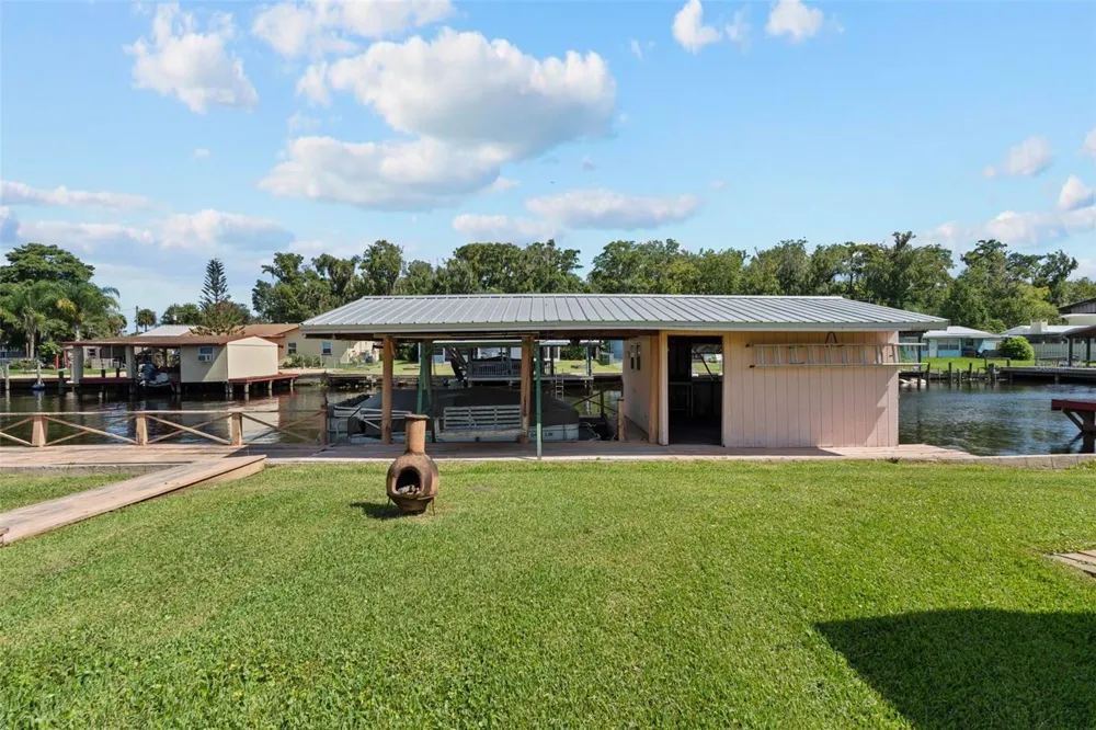 1630 PARADISE LANE Astor, FL 32102
