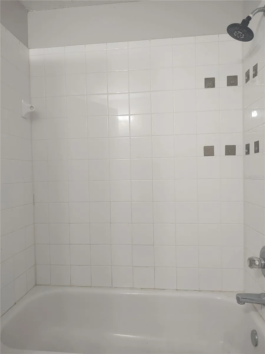 8313 10TH STREET Tampa, FL 33604
