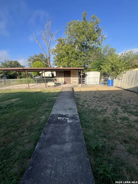601 Como Uvalde, TX 78801
