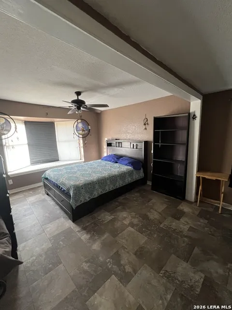 601 Como Uvalde, TX 78801