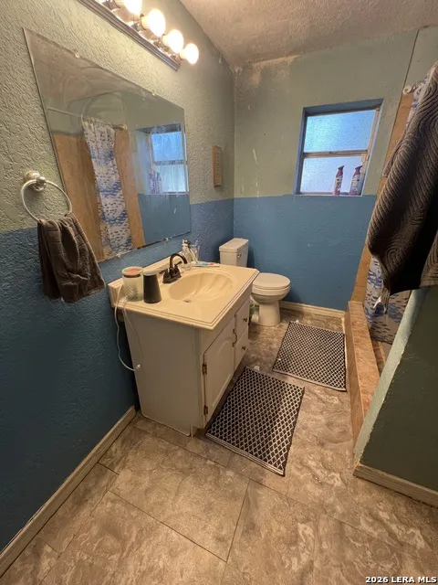 601 Como Uvalde, TX 78801