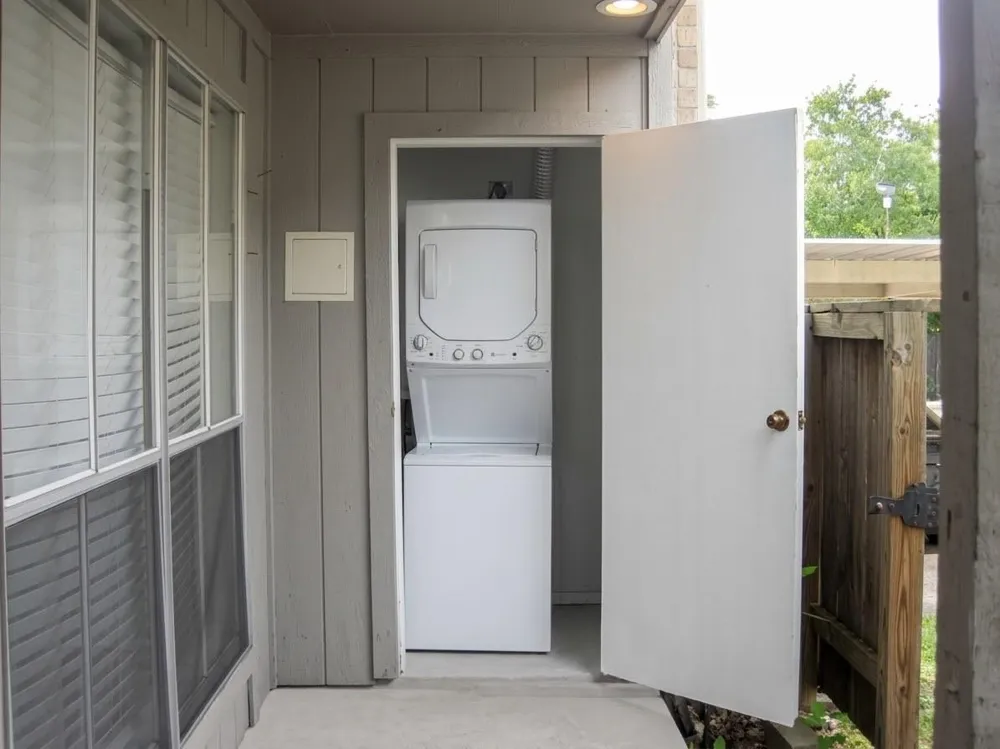 3919 Fairmont Parkway #209 Pasadena, TX 77504