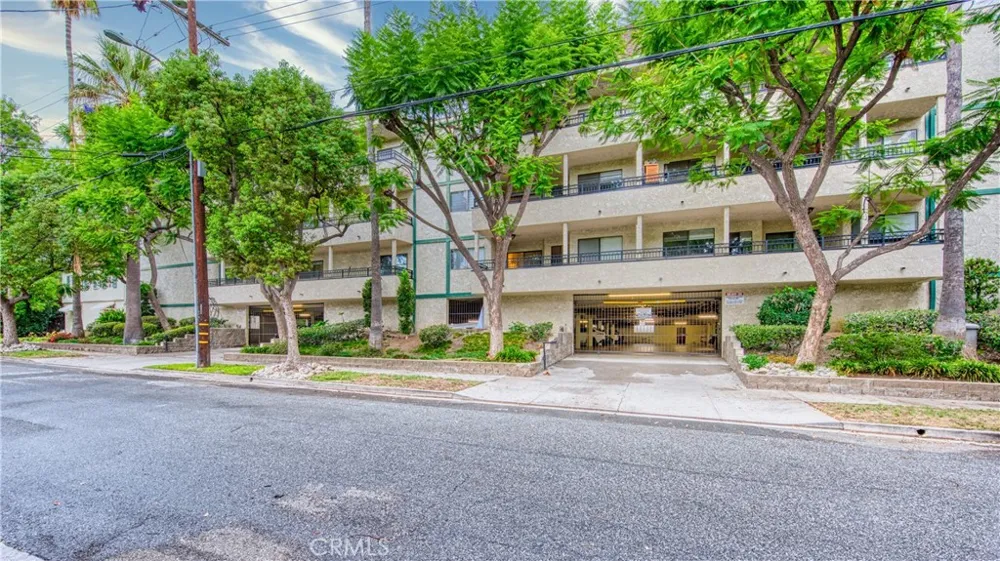 277 Pleasant Street #206 Pasadena, CA 91101
