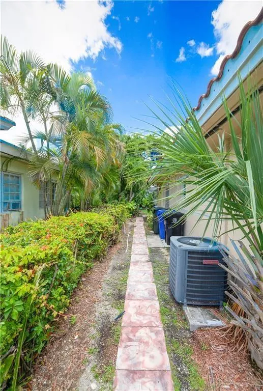 26132615 NE 33rd Avenue Fort Lauderdale, FL 33308