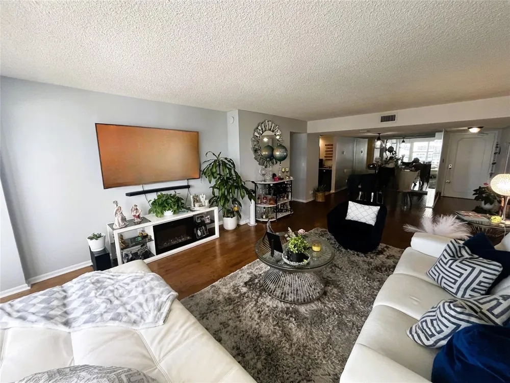 3500 Galt Ocean Drive #616 Fort Lauderdale, FL 33308