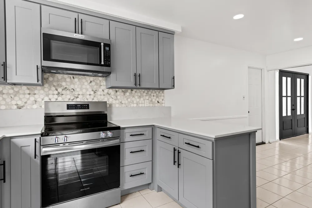 22589 Bell Brook Street Southfield, MI 48034