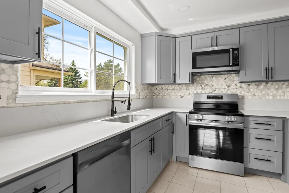 22589 Bell Brook Street Southfield, MI 48034