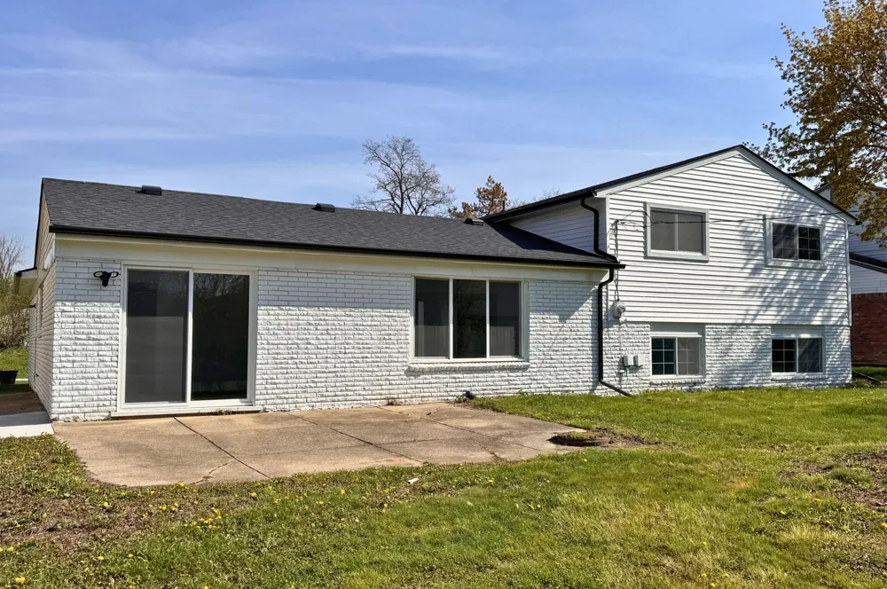 22589 Bell Brook Street Southfield, MI 48034