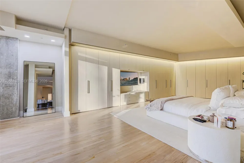 2001 Meridian Ave #307 Miami Beach, FL 33139