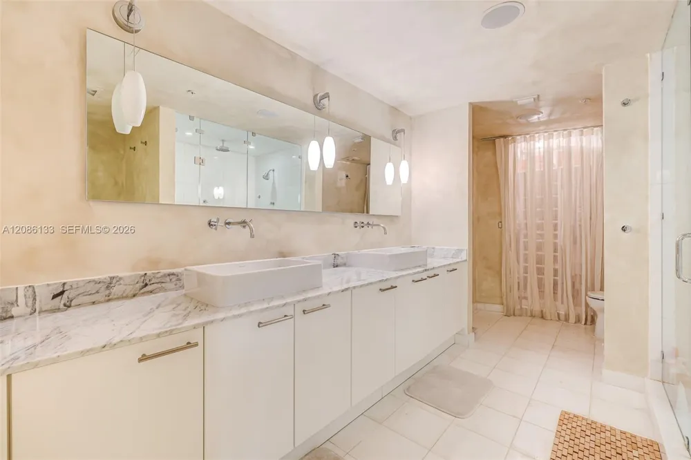 2001 Meridian Ave #307 Miami Beach, FL 33139