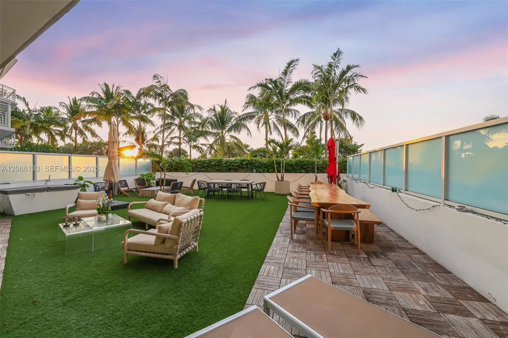 2001 Meridian Ave #307 Miami Beach, FL 33139