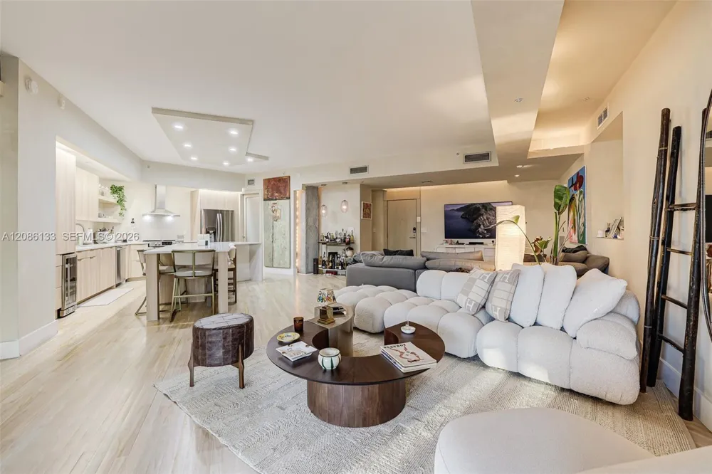 2001 Meridian Ave #307 Miami Beach, FL 33139