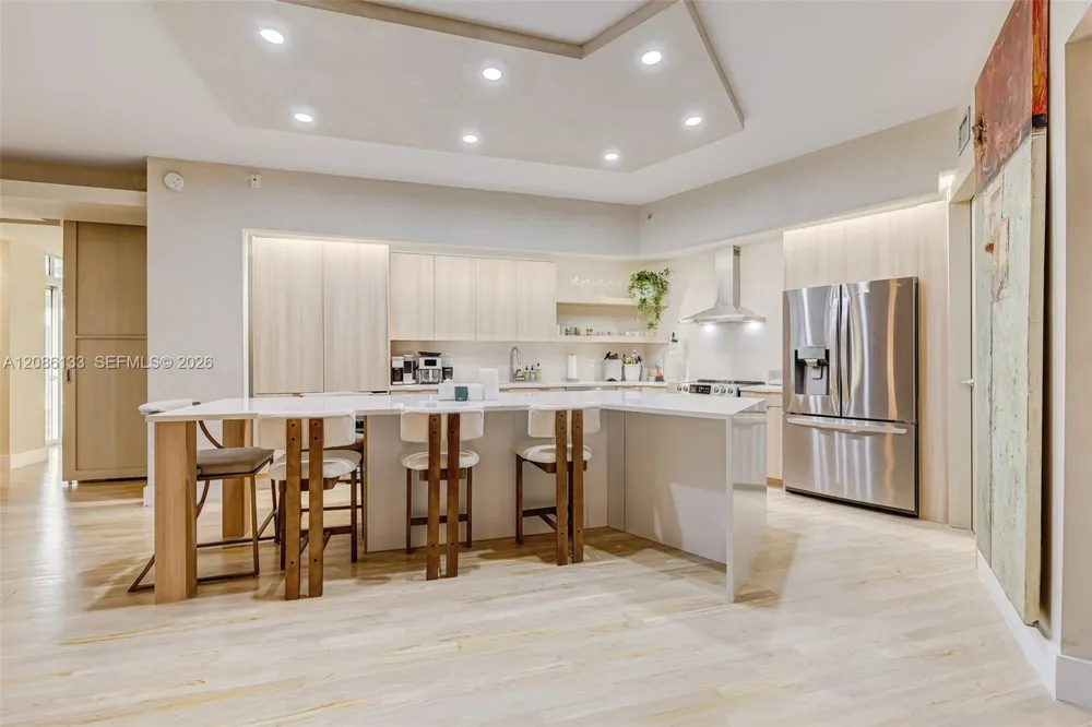 2001 Meridian Ave #307 Miami Beach, FL 33139