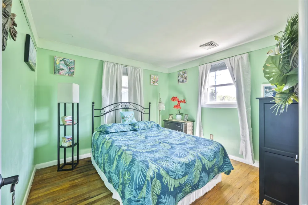 821 Cape Avenue Cold Spring, NJ 08204