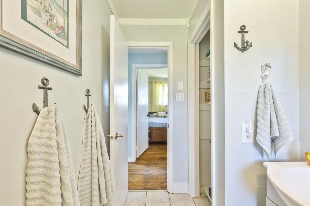 821 Cape Avenue Cold Spring, NJ 08204